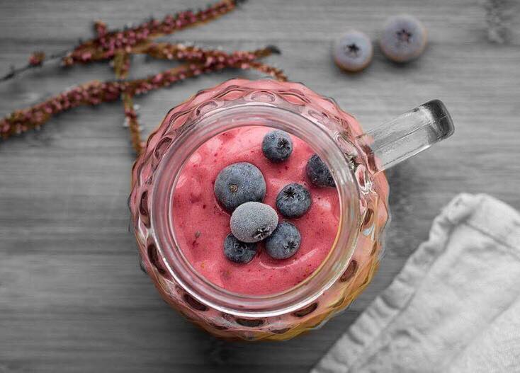 anti stress smoothie with blueberries
