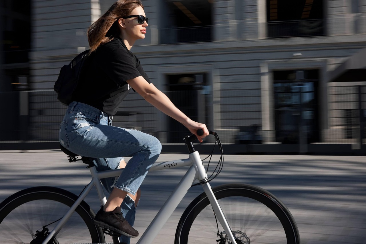 Vélo pliant ou trottinette électrique : que choisir pour la ville