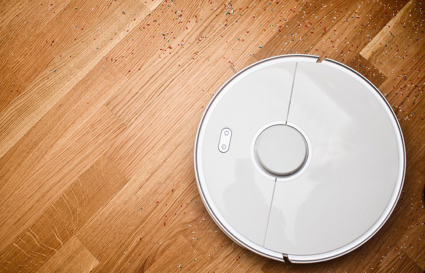 Aspirateur balai ou robot : quel choix pour un petit appartement