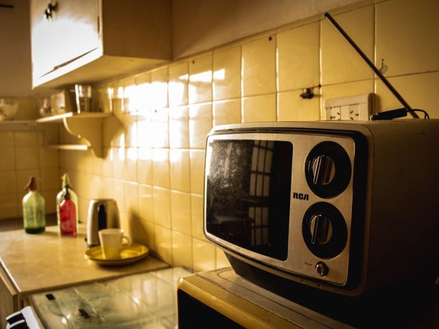 Astuces pour nettoyer un micro‑ondes sans produits chimiques