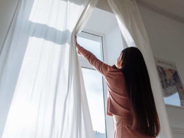 Optimiser la lumière naturelle chez soi : conseils pratiques