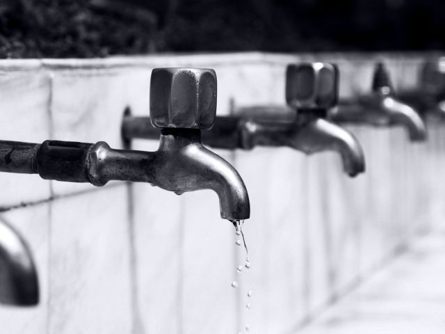 Comment gérer la chaleur de l&rsquo;eau du robinet en période de canicule ?