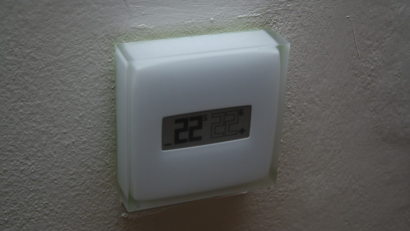 Comment choisir un thermostat connecté pour une petite maison