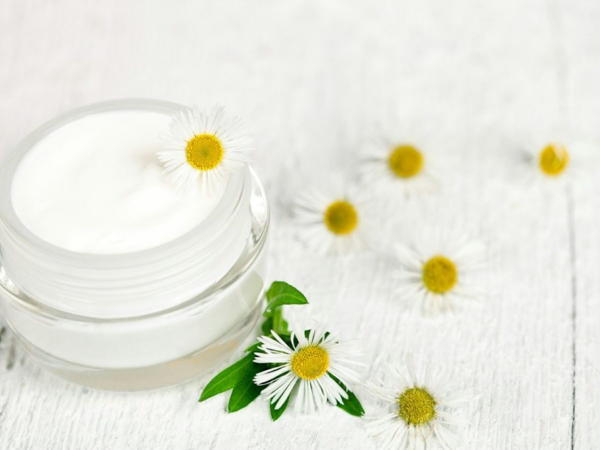 Soins hydratation : quelle crème choisir selon votre peau et la saison