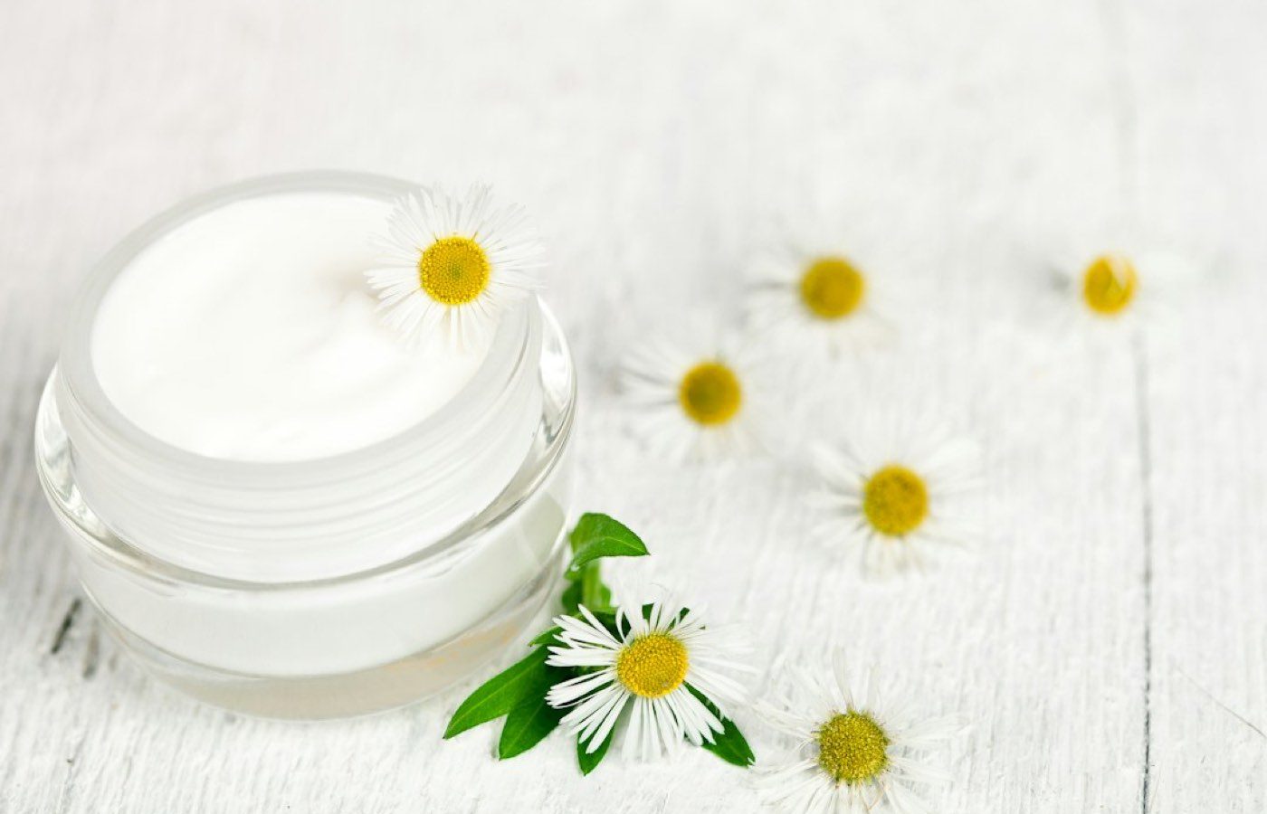 Soins hydratation : quelle crème choisir selon votre peau et la saison